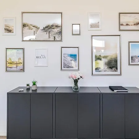 14 Person In Vaeggerlose-by Traum * Bøtø By