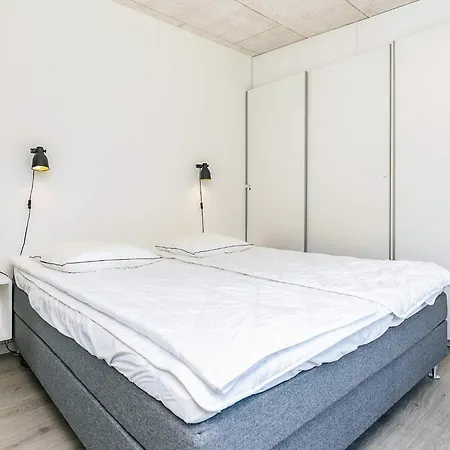 14 Person In Vaeggerlose-by Traum *