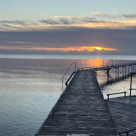 14 Person In Vaeggerlose-by Traum * Bøtø By